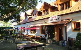 Pension&Restaurant U Koňské dráhy Holkov