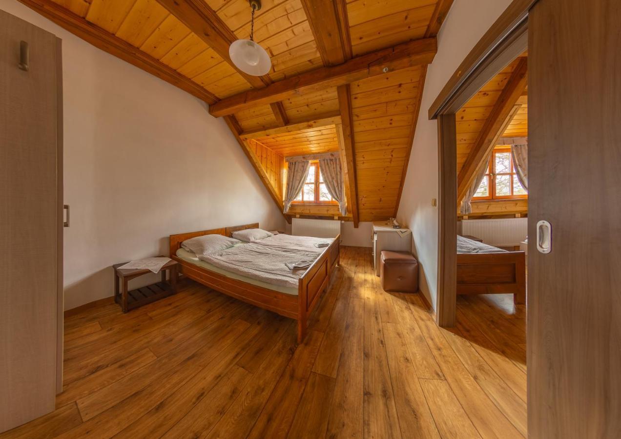 Pension&Restaurant U Koňské dráhy Holkov Velešín Exteriér fotografie